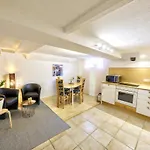 Appartement 2 I Kueche I Waschmaschine I Smarttv I Klima I Parkplatz I 3 Bed I Garden I Wlan *
