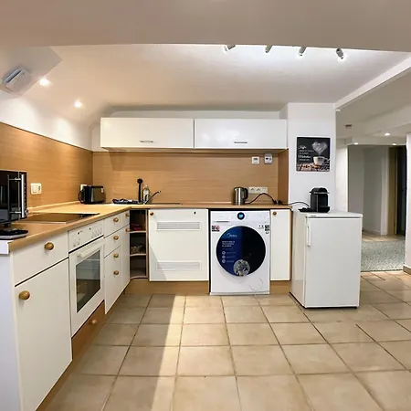 Апартаменты 2 I Kueche I Waschmaschine I Smarttv I Klima I Parkplatz I 3 Bed I Garden I Wlan *